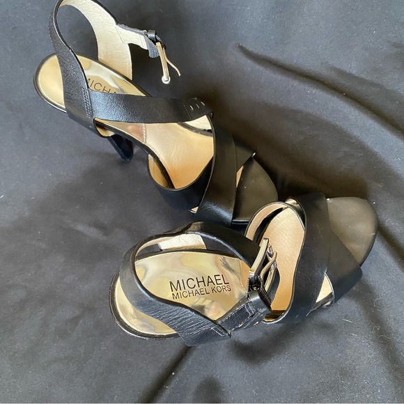 Michael Kors heels - Picture 3 of 5